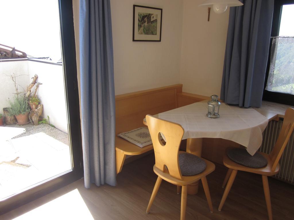 Gasthof Zum Roessl San Genesio Atesino Habitación foto
